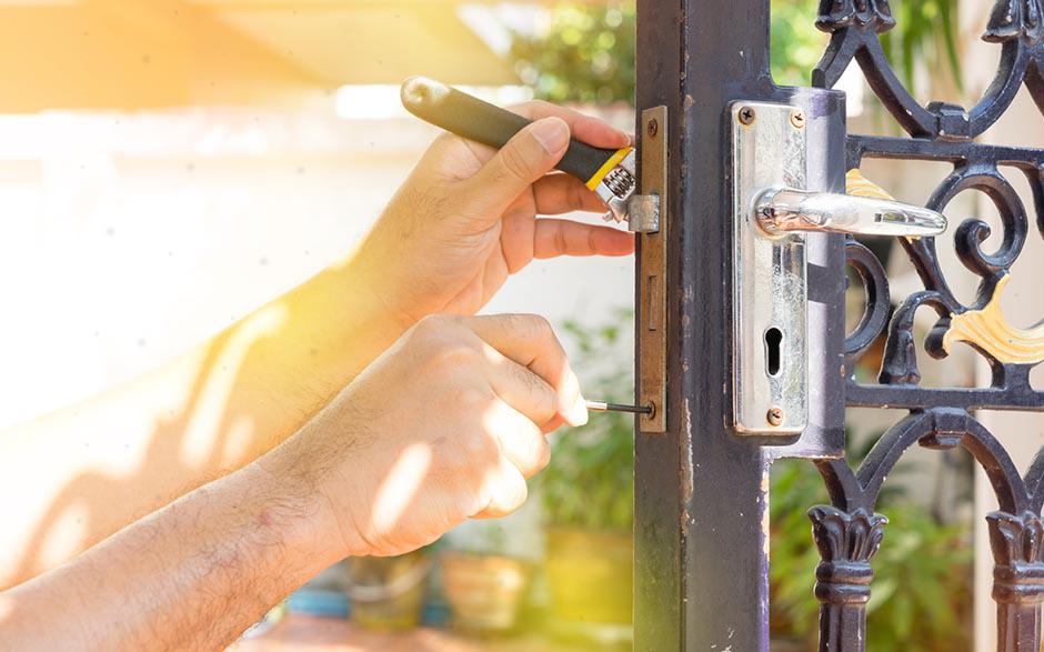 ouverture de porte claquée serrurier Pringy